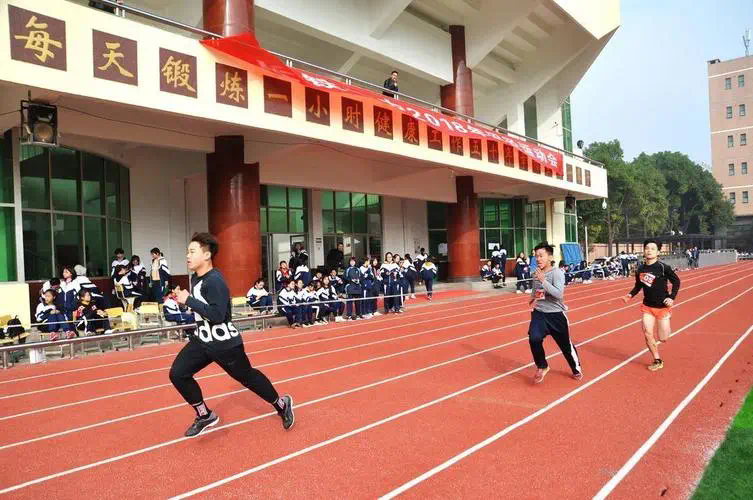 网球拍重量大小怎么选